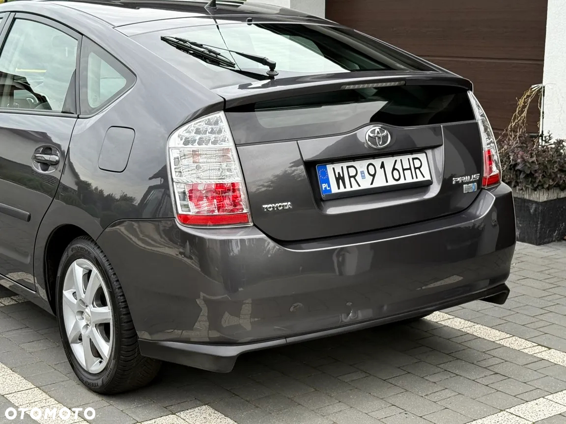 Toyota Prius (Hybrid) Sol - 35