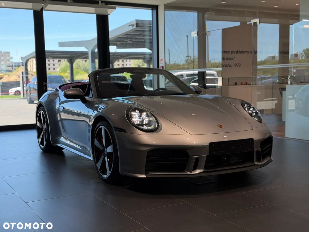 Porsche 911 Carrera 4S - 11