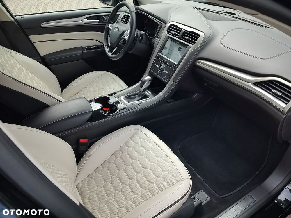 Ford Mondeo 2.0 EcoBoost STart-Stopp Autom Vignale - 13