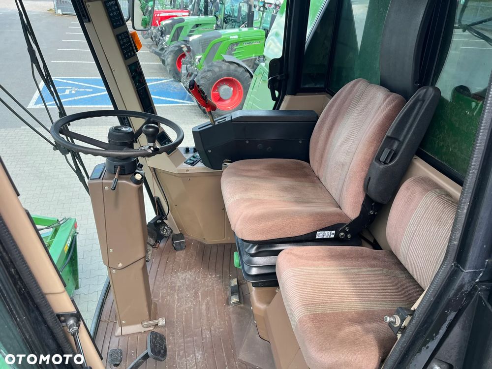 John Deere 2256 HillMaster - 13