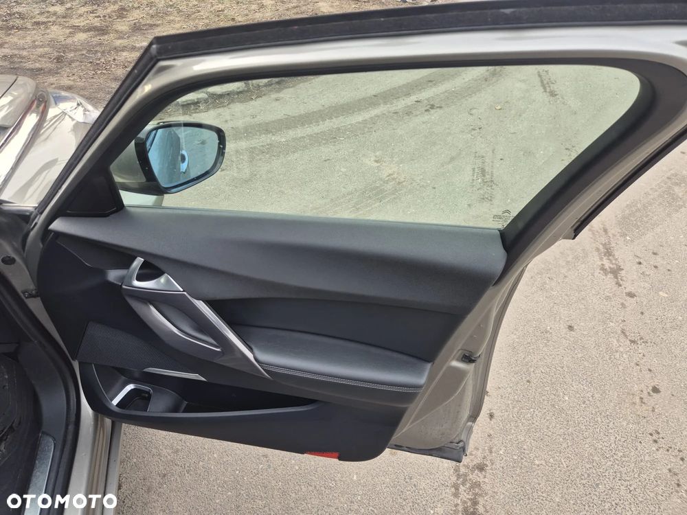 Citroën DS5 1.6 THP SoChic - 24