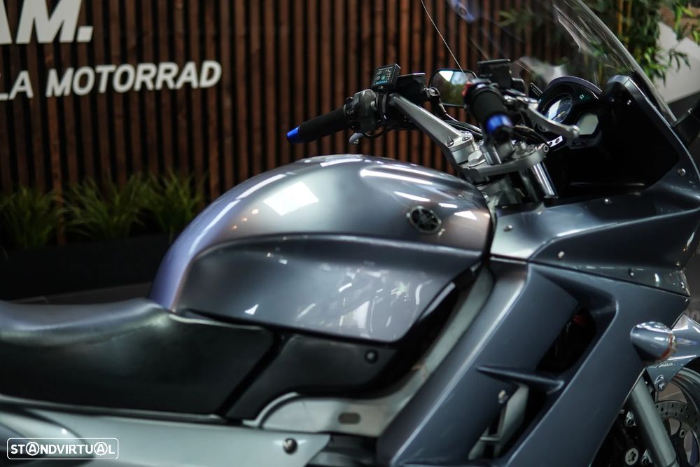 Yamaha FJR 1300 - 18