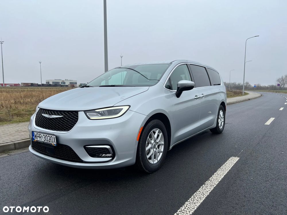 Chrysler Pacifica - 4