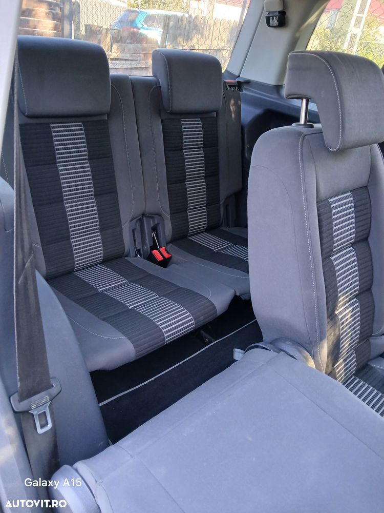 Volkswagen Touran 2.0 TDI DPF Trendline DSG - 8