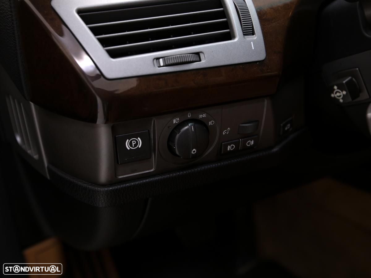 BMW 730 - 16