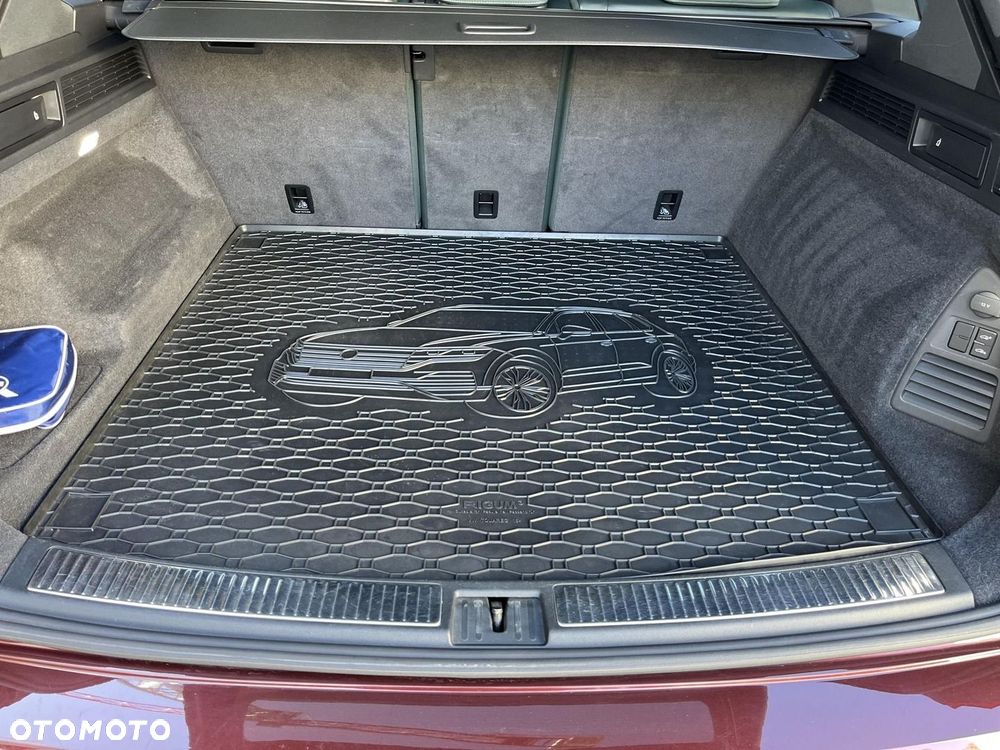 Volkswagen Touareg - 13