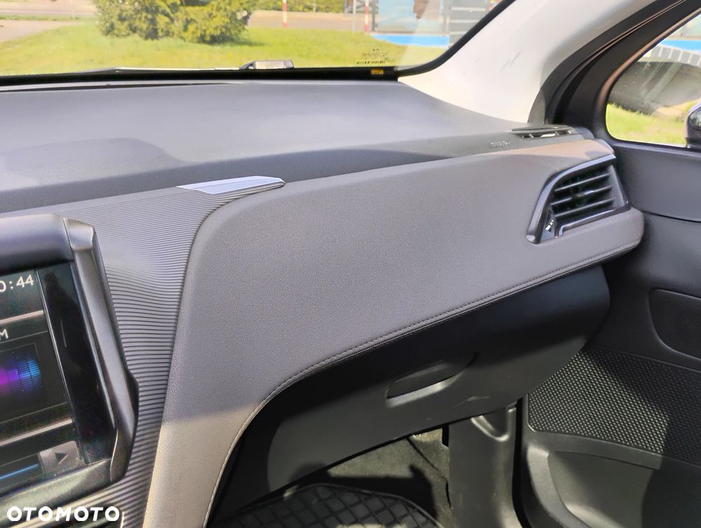 Peugeot 2008 e-HDi FAP 115 STOP & START Allure - 17