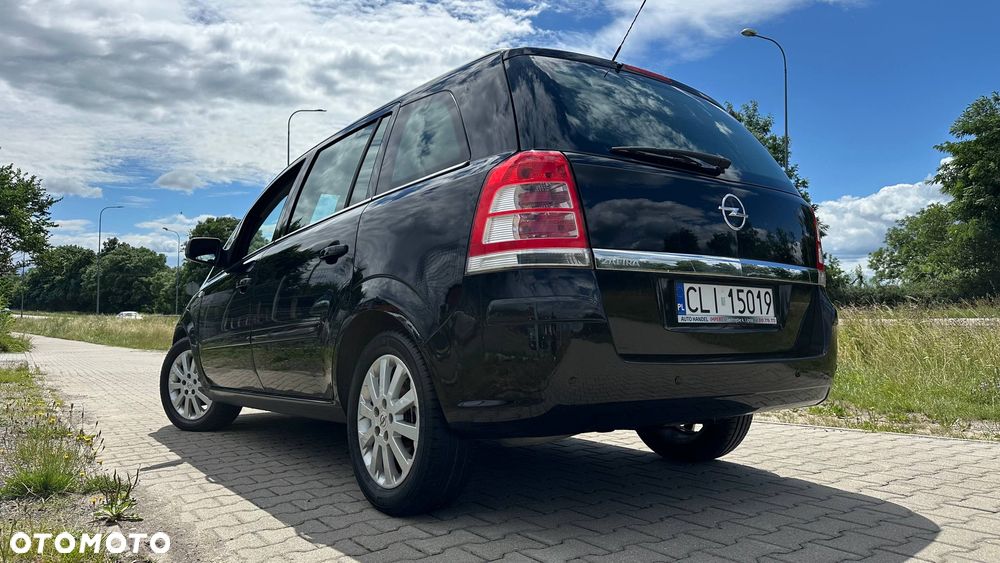 Opel Zafira 1.8 Sport - 19