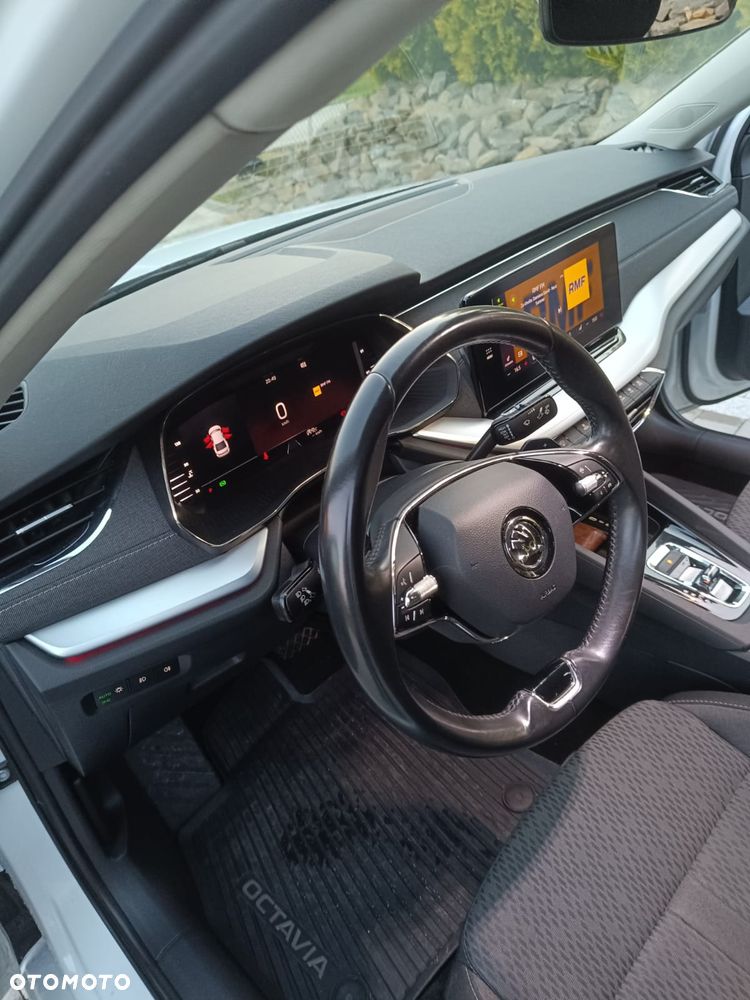 Skoda Octavia 2.0 TDI SCR Ambition DSG - 14