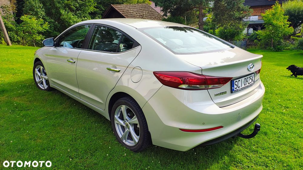 Hyundai Elantra 1.6 Comfort - 18