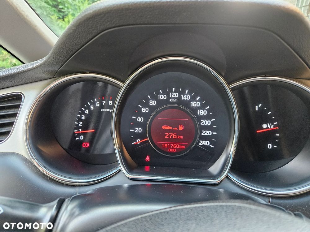 Kia Ceed 1.4 L - 12