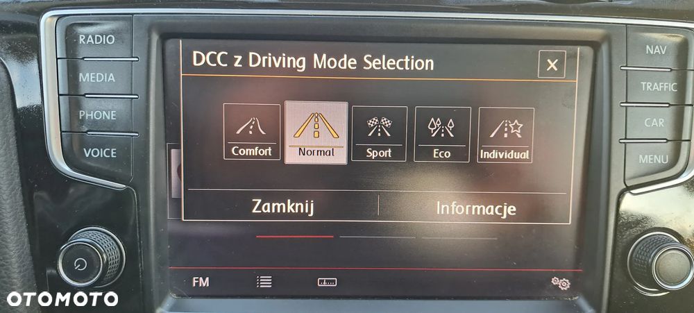 Volkswagen Golf 2.0 TDI BlueMotion Technology Highline - 24