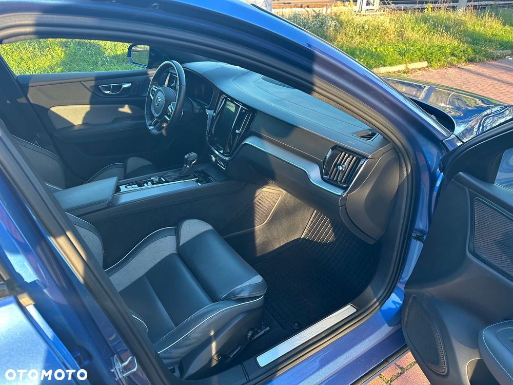 Volvo S60 T6 AWD R-Design - 28