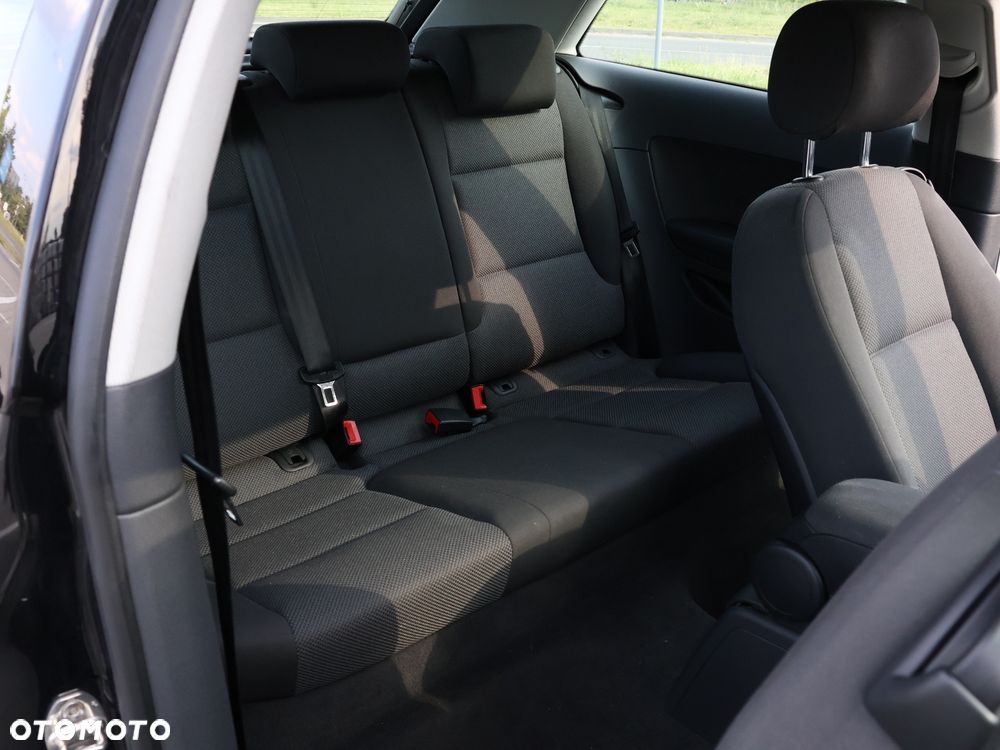 Audi A3 3-drzwiowe 1.4 TFSI Ambiente - 38