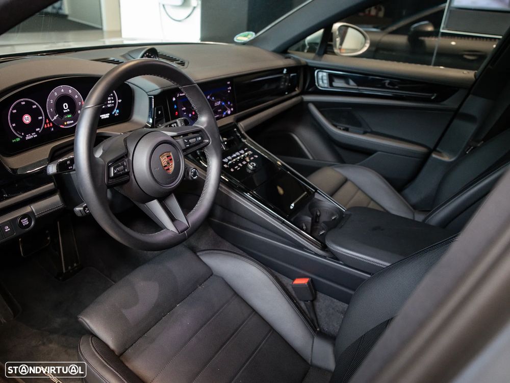 Porsche Panamera 4 E-Hybrid - 16