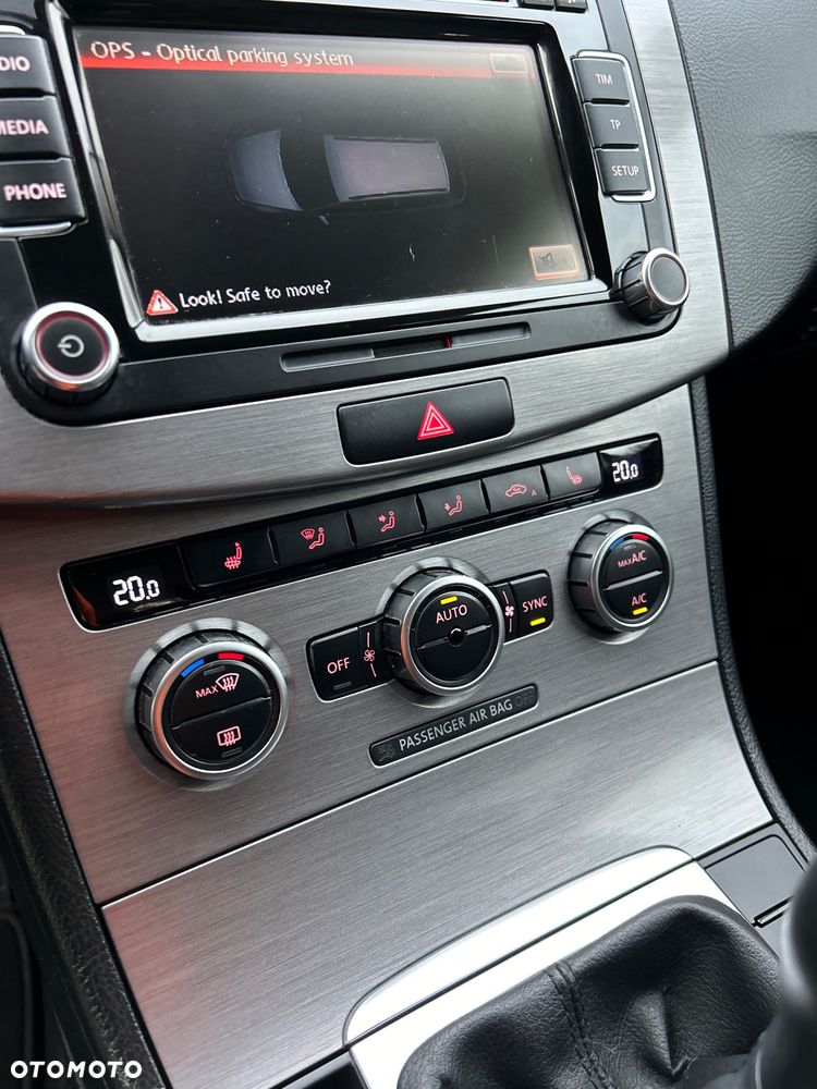 Volkswagen Passat 1.6 TDI DPF BlueMot Highline - 30