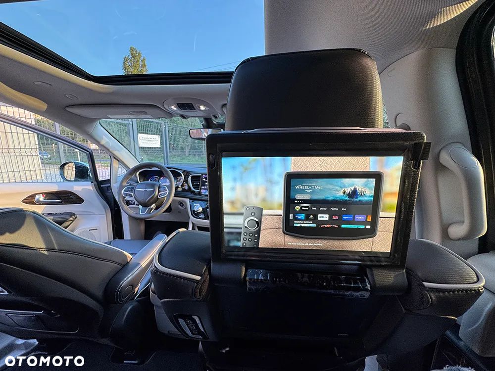 Chrysler Pacifica - 38