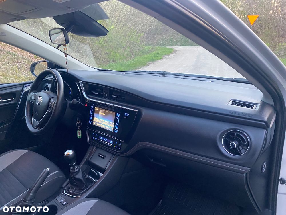 Toyota Auris - 23