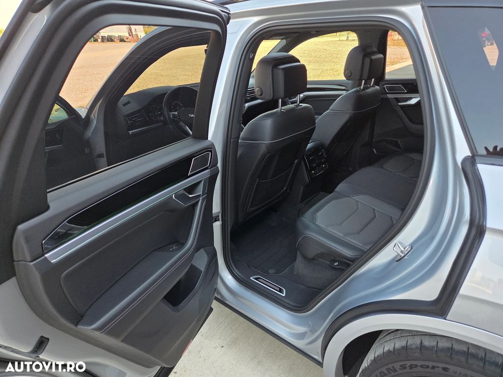 Volkswagen Touareg V6 TDI 4MOTION R-Line - 9