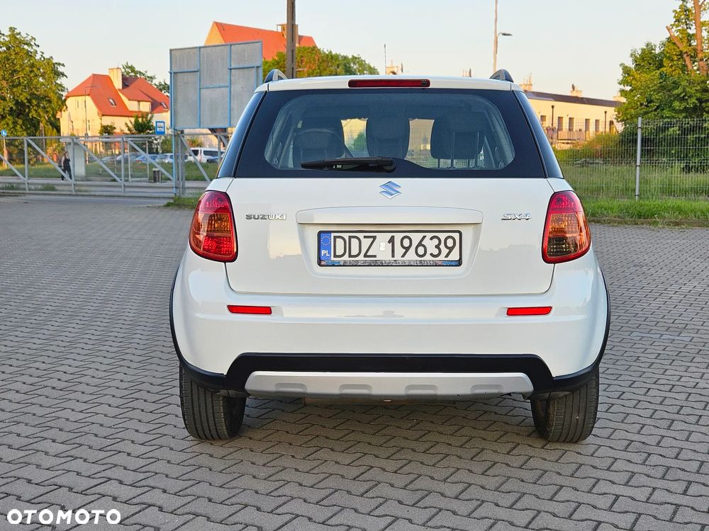 Suzuki SX4 1.6 Comfort Plus - 32