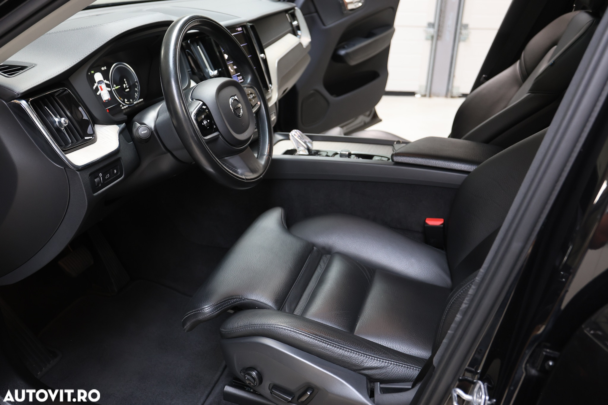 Volvo XC 60 Recharge T6 Twin Engine eAWD Inscription Expression - 28