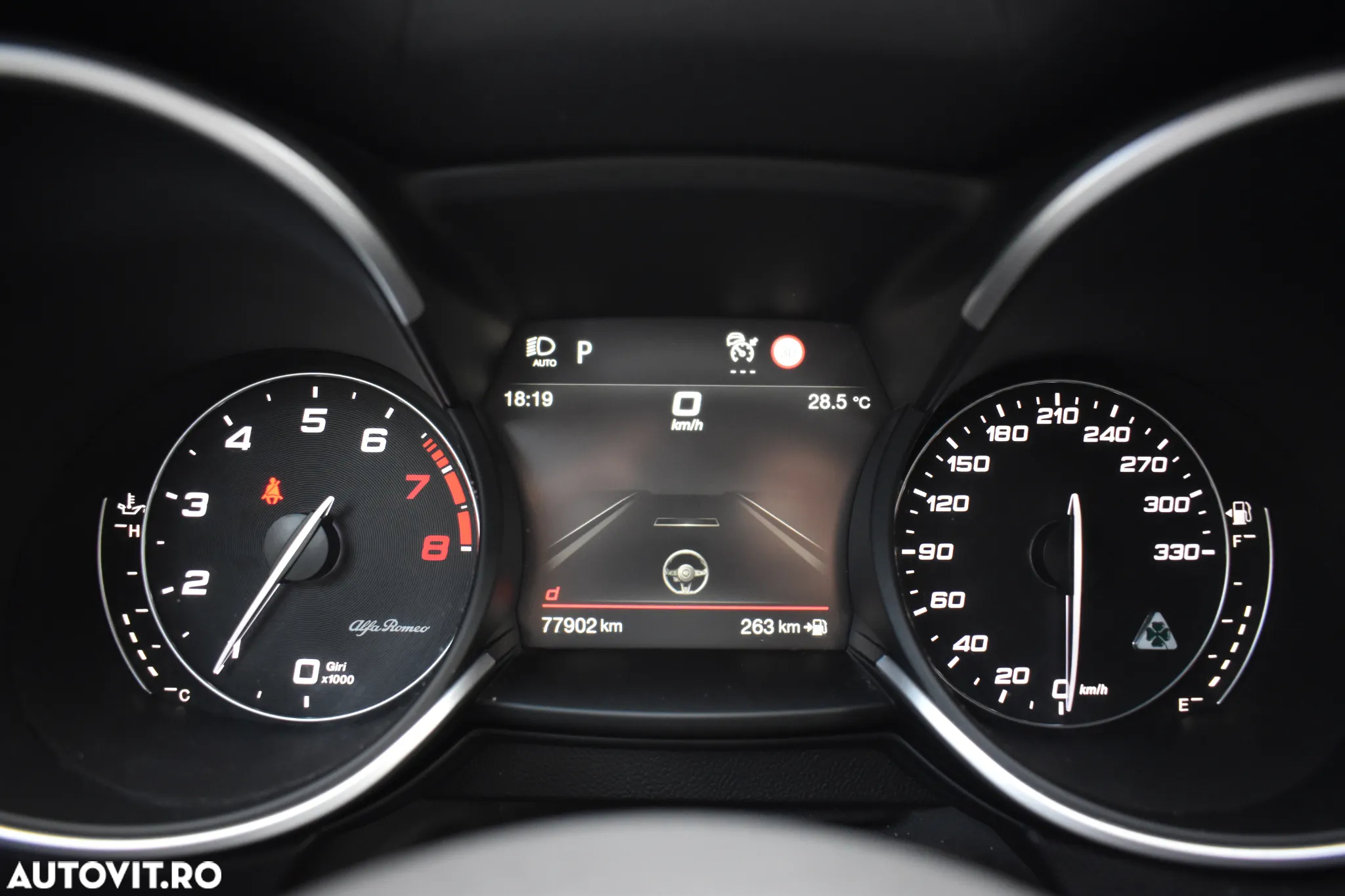 Alfa Romeo Stelvio V6 2.9 Bi-Turbo AT8-Q4 Quadrifoglio - 13