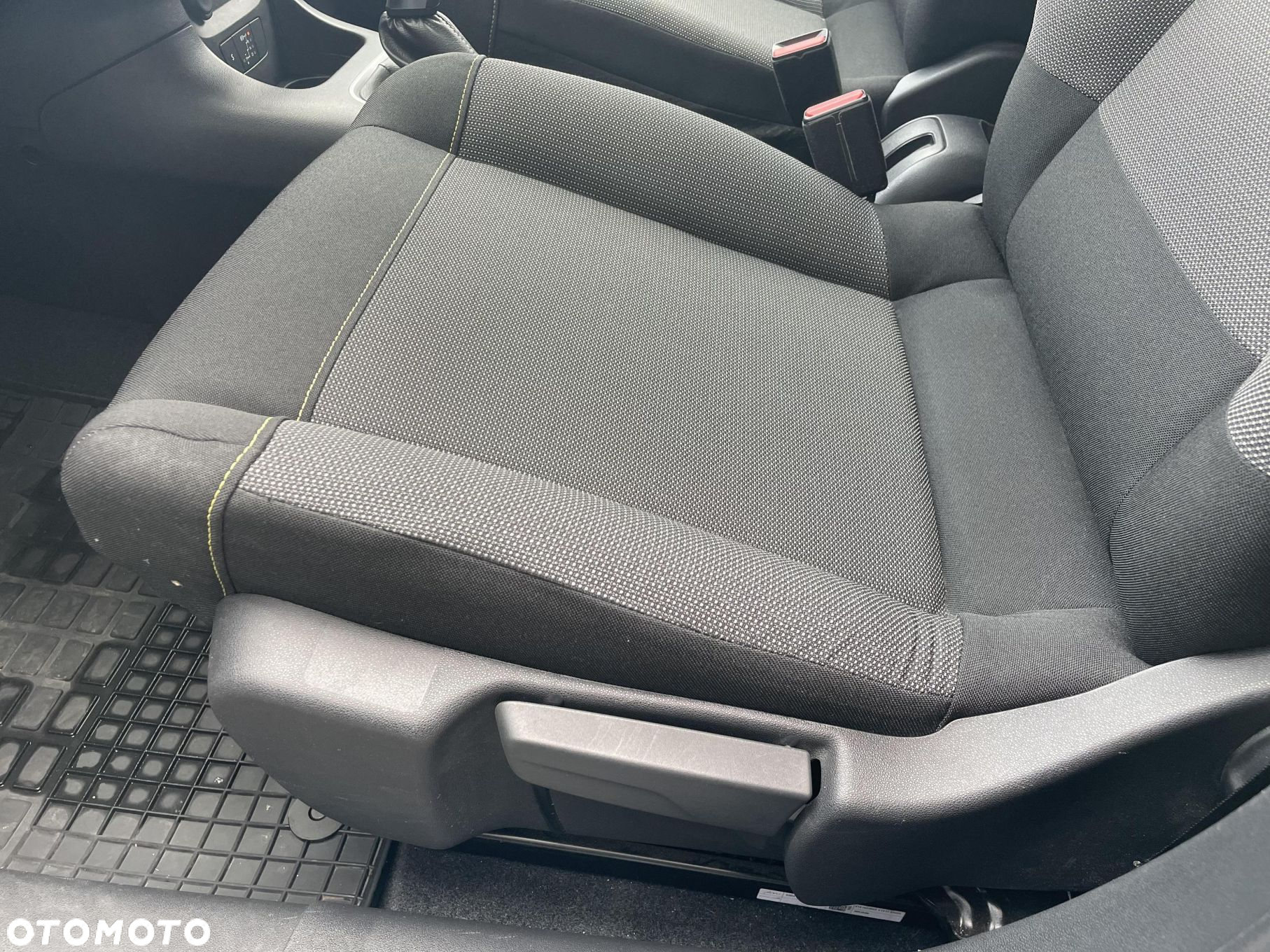 Citroën C3 1.2 PureTech Shine EAT6 - 12