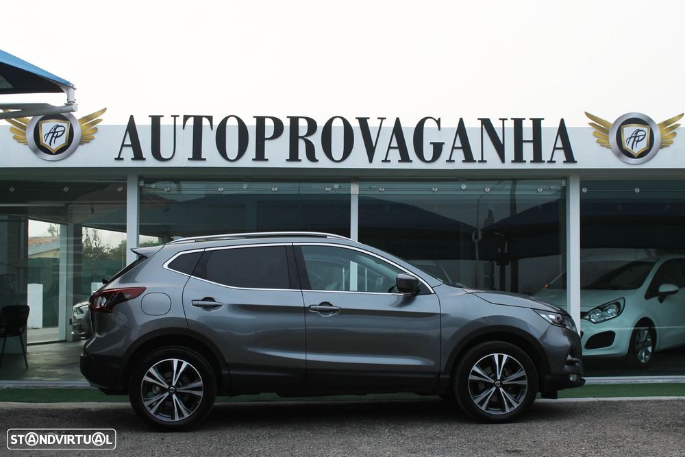 Nissan Qashqai 1.5 dCi N-Connecta J18+Led - 29