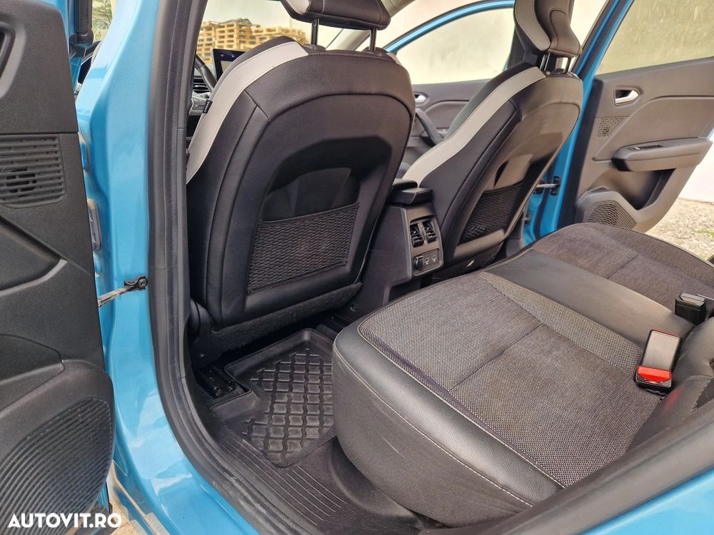 Renault Captur PHEV 160 Techno - 12