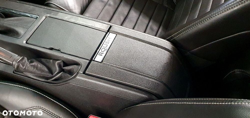 Ford Mustang 3.7 V6 Premium - 25