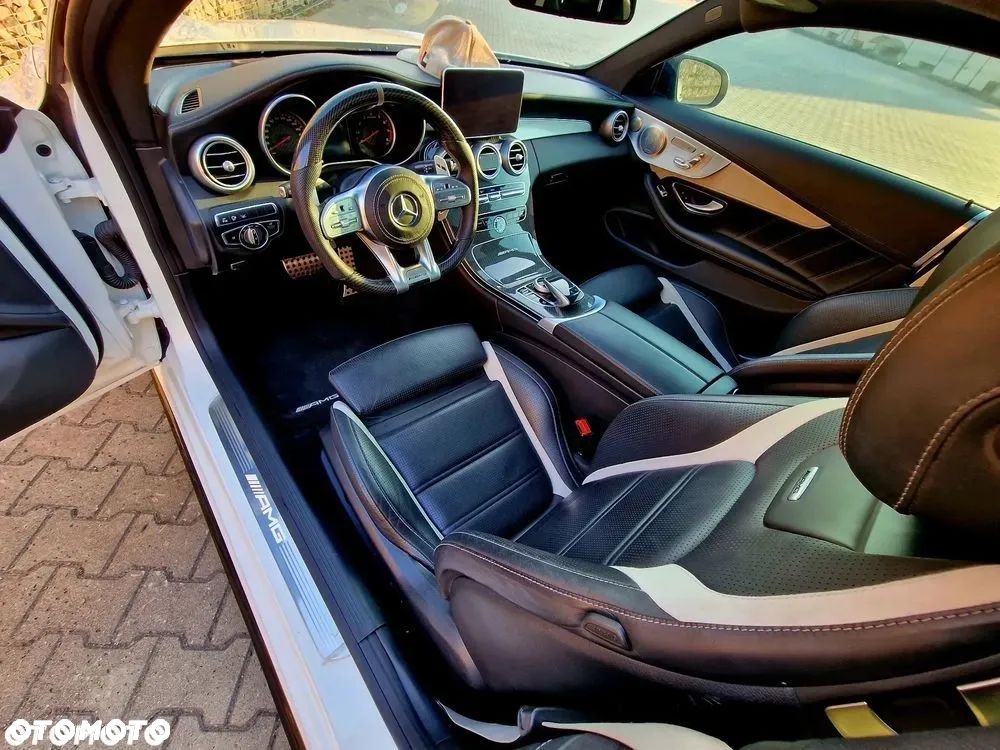 Mercedes-Benz Klasa C AMG 63 Coupe S AMG Speedshift 7G-MCT Edition 1 - 21