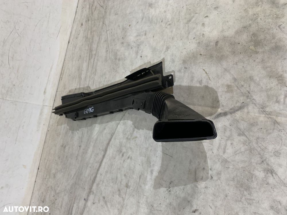 Suport far dreapta, VW Golf 6, 2008, 2009, 2010, 2011, 2012, cod origine OE 5K0807572H. - 5