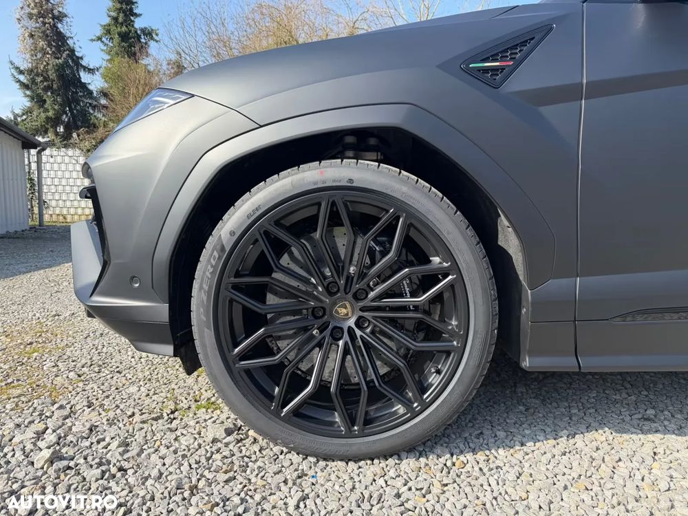 Lamborghini URUS - 8