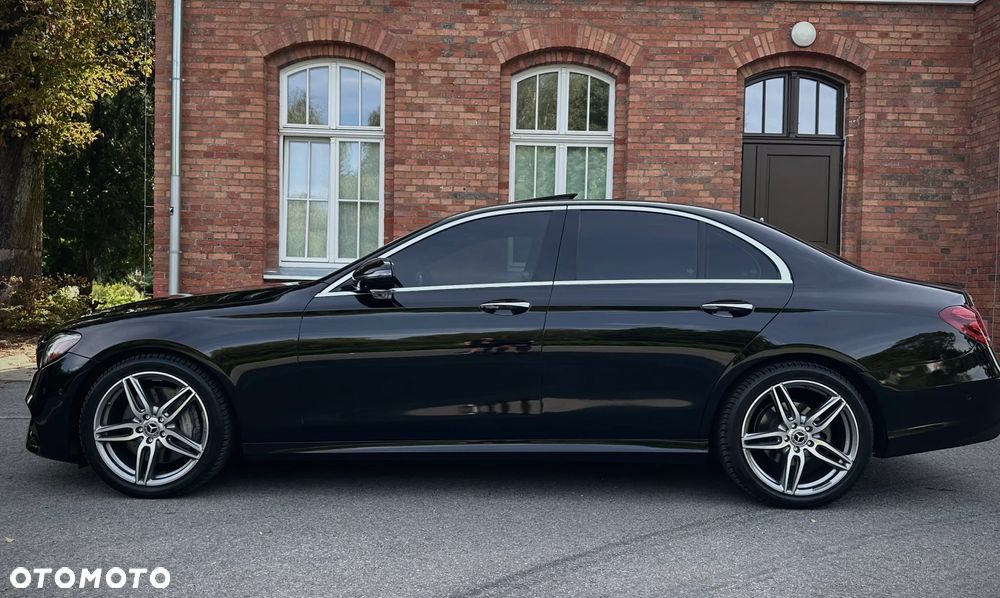 Mercedes-Benz Klasa E 300 9G-TRONIC AMG Line - 17