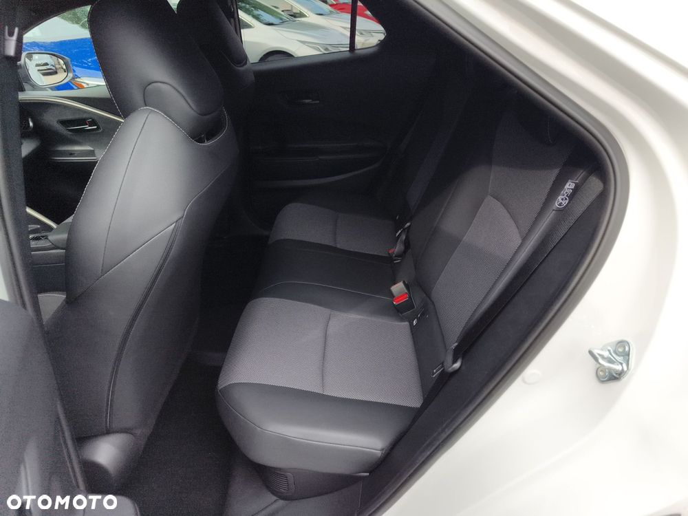 Toyota C-HR - 15
