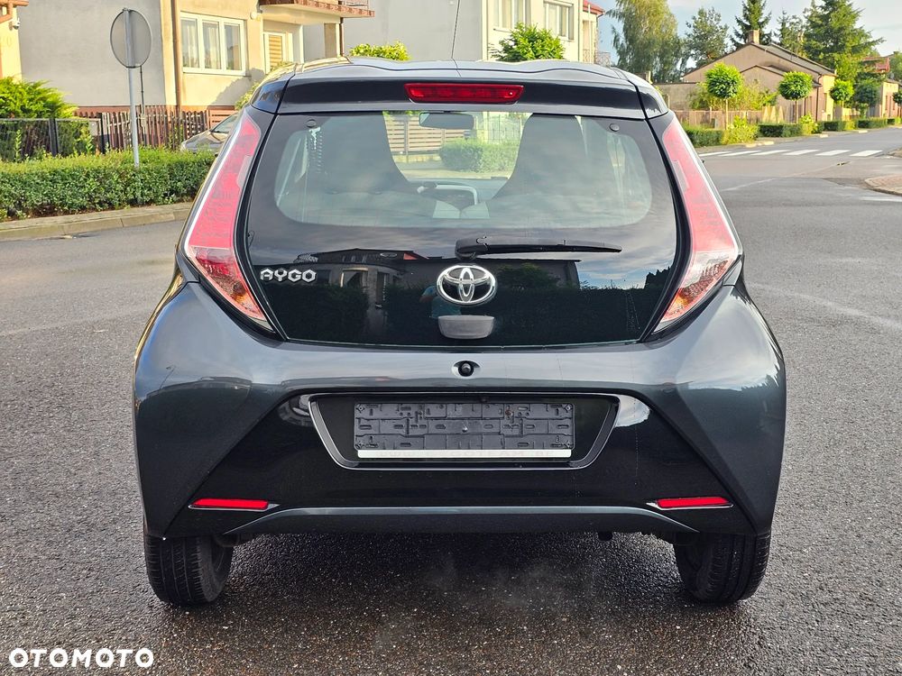 Toyota Aygo x mit x-business Paket - 14