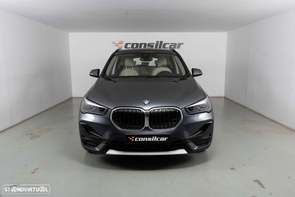 BMW X1 25 e xDrive Corporate Edition - 3