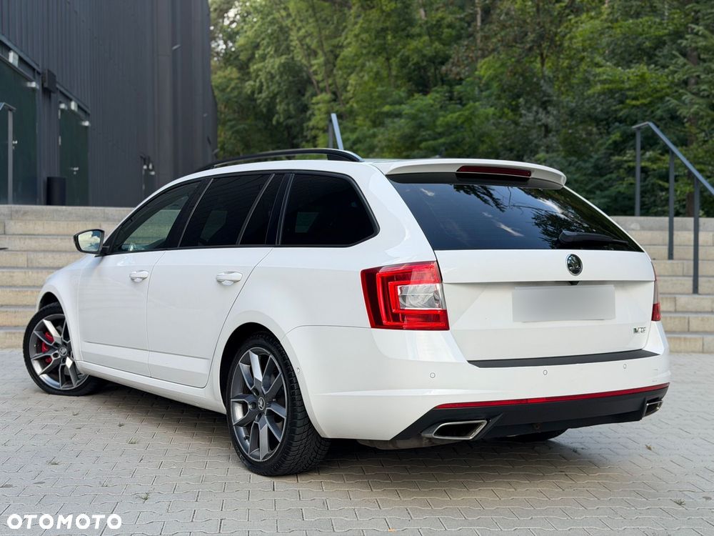 Skoda Octavia 2.0 TDI DSG RS - 14