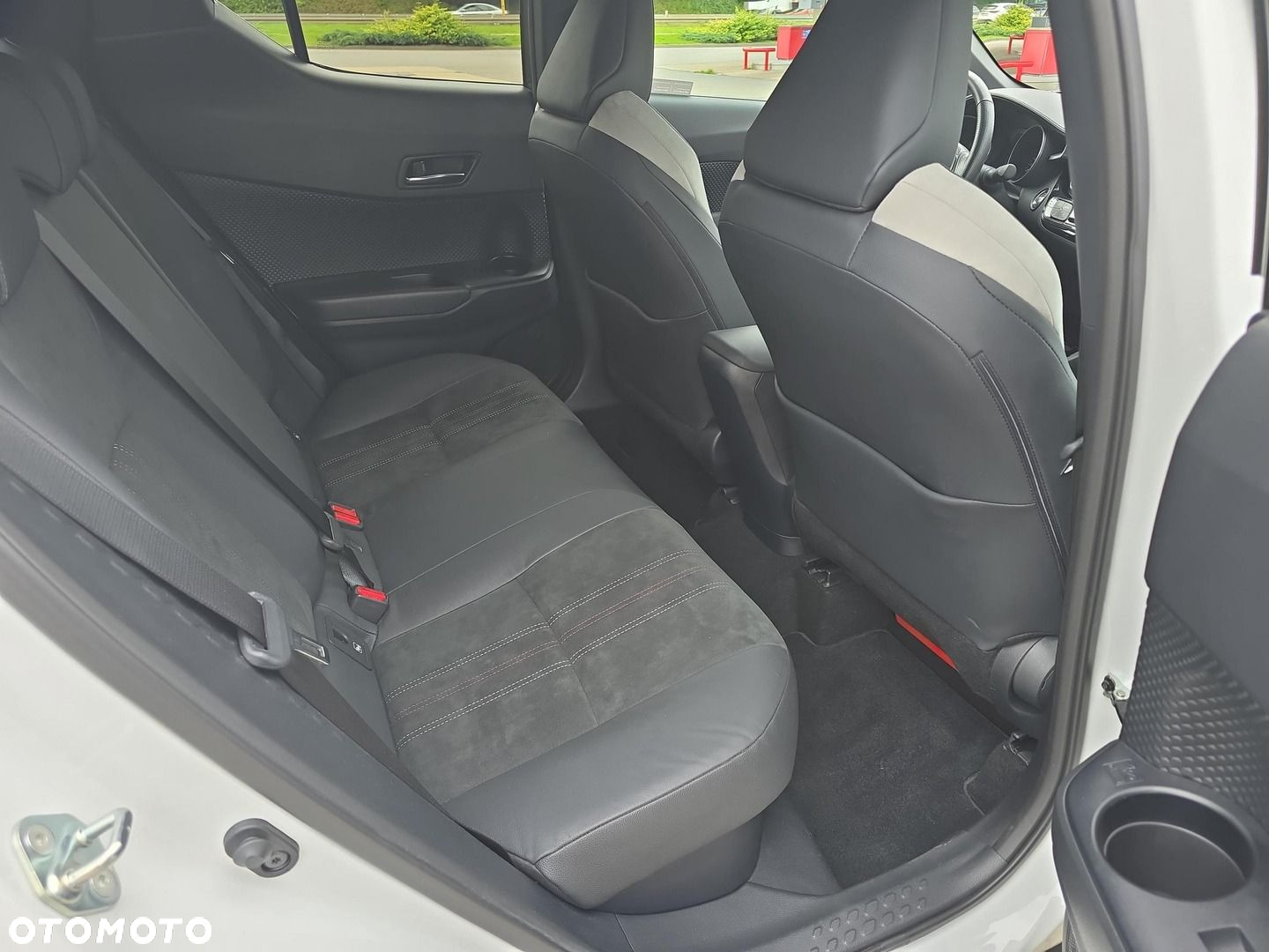Toyota C-HR 2.0 Hybrid GR Sport - 9
