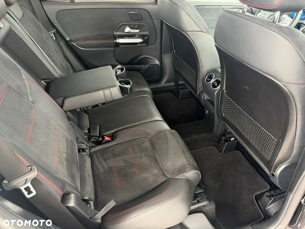 Mercedes-Benz GLB - 29