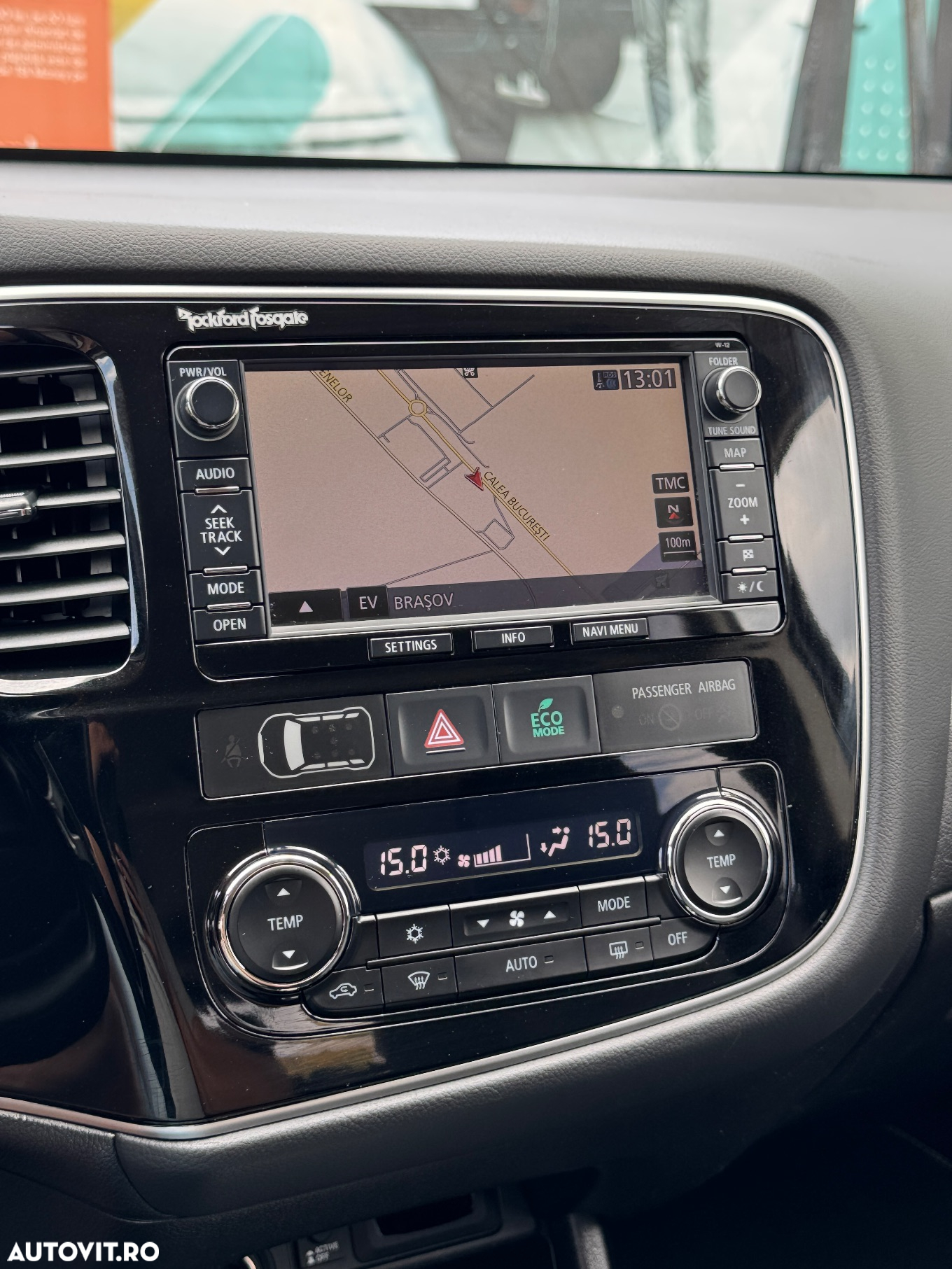 Mitsubishi Outlander 2.0 4WD Plug-In Hybrid - 24