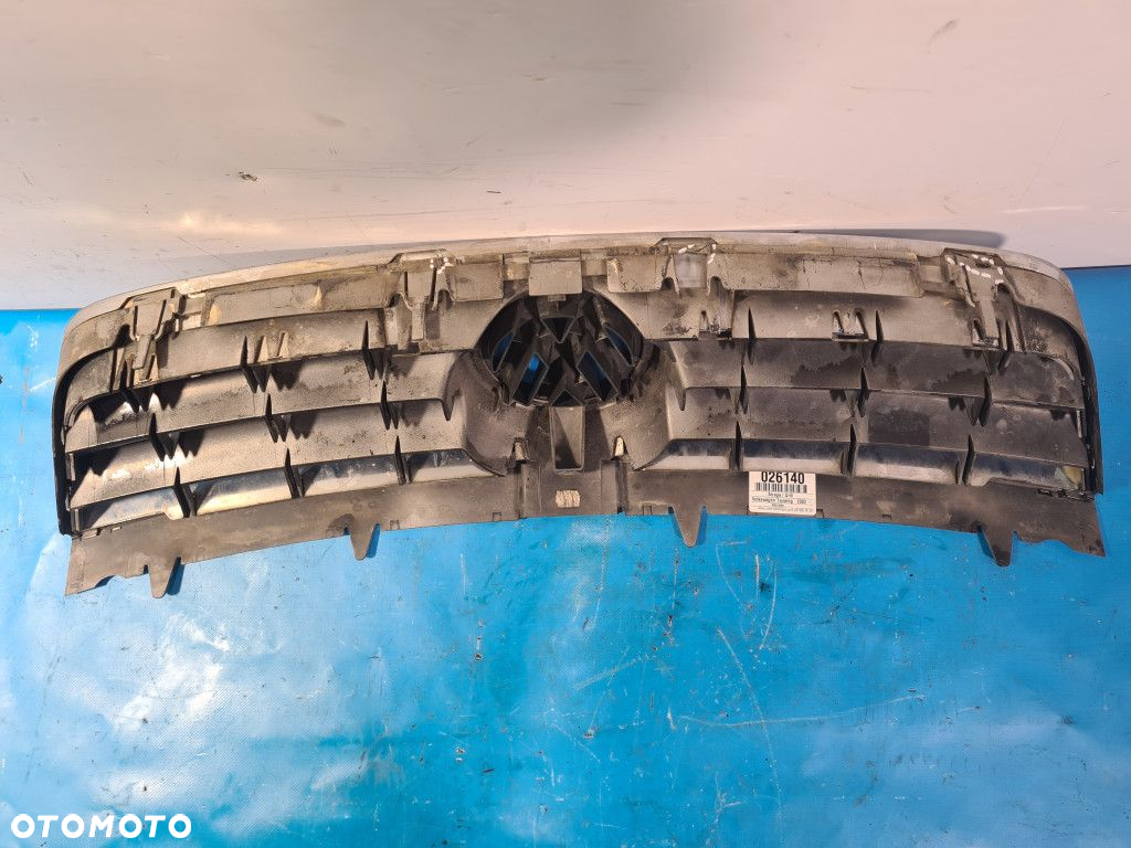 ATRAPA / GRILL VOLKSWAGEN TOUAREG 7L - 2