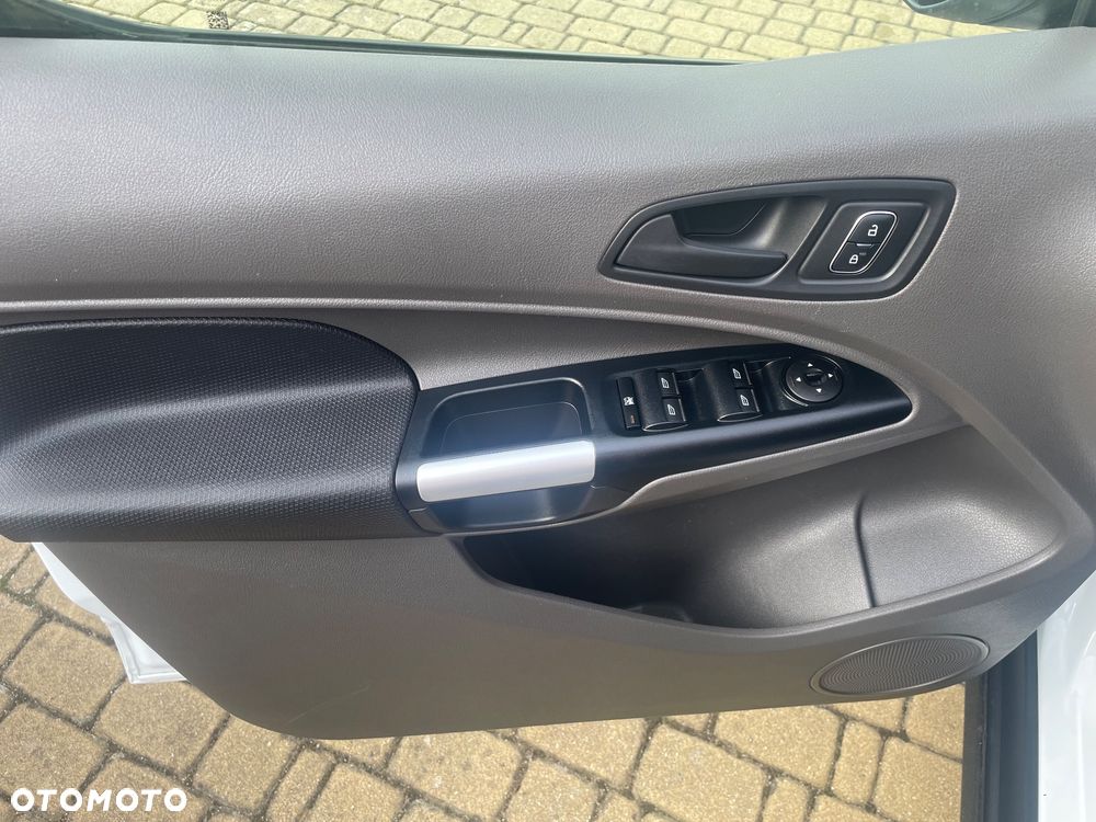 Ford Transit Connect - 22