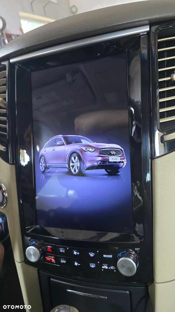 Infiniti FX - 8