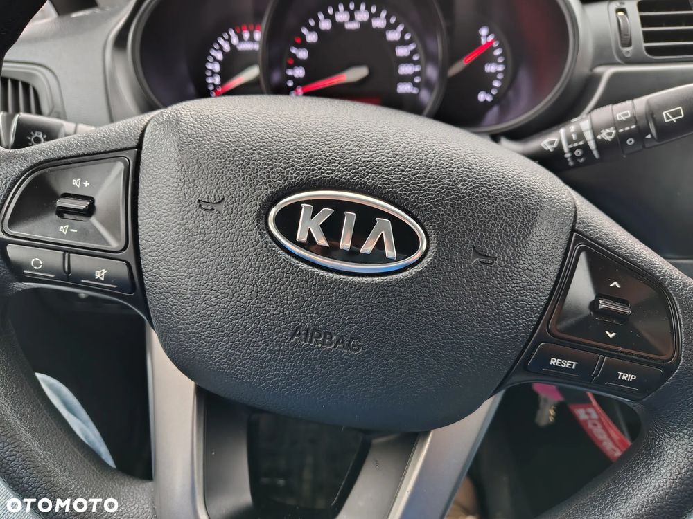 Kia Rio - 1