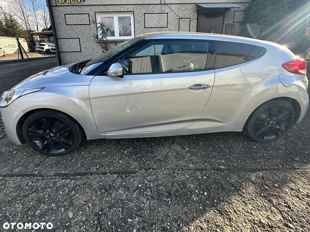 Hyundai Veloster - 2