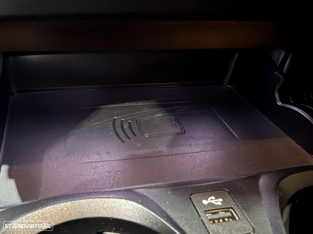 BMW 330 e Pack Desportivo M Pro Auto - 42