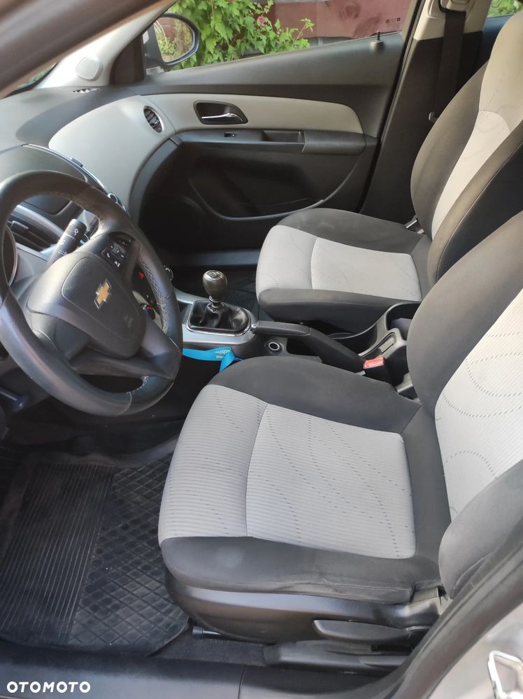 Chevrolet Cruze 1.6 LS+ - 1
