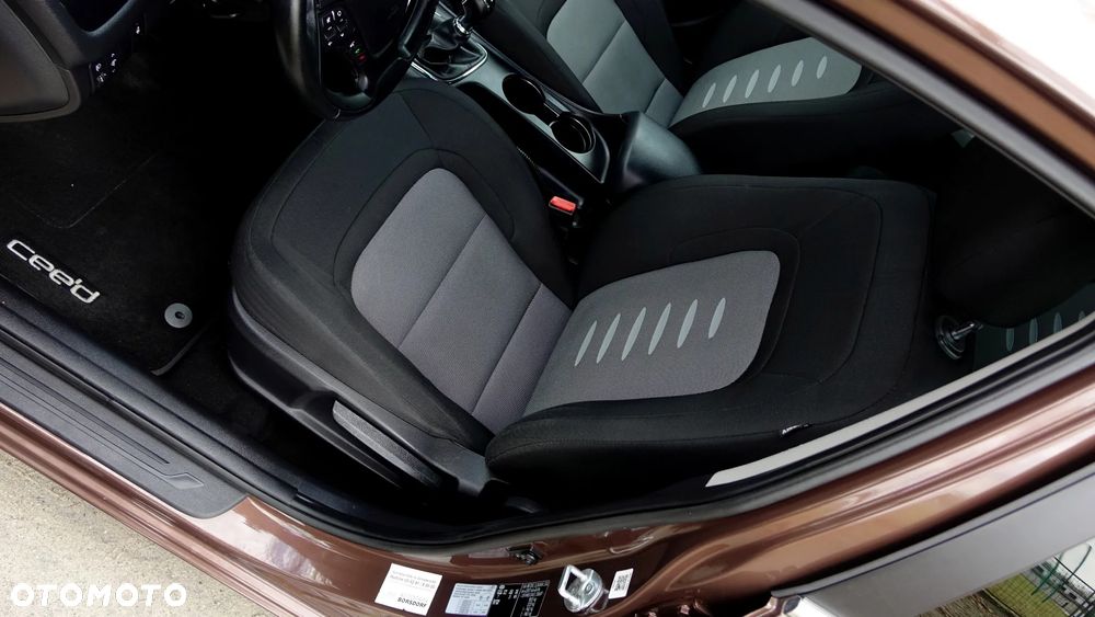Kia Ceed - 4