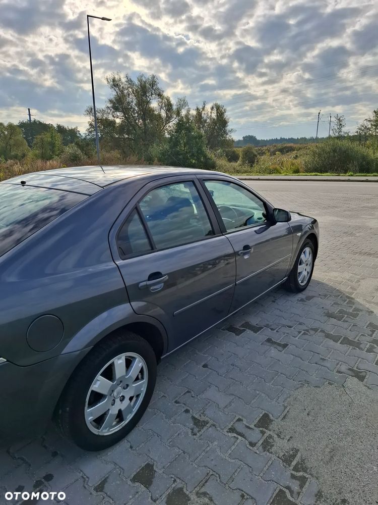 Ford Mondeo 1.8 Trend - 8